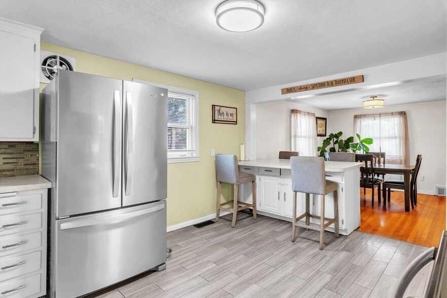 Building Photo - 80 Victoria St