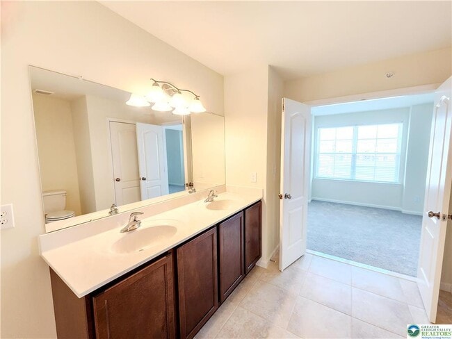 Building Photo - 422 Gray Feather Way