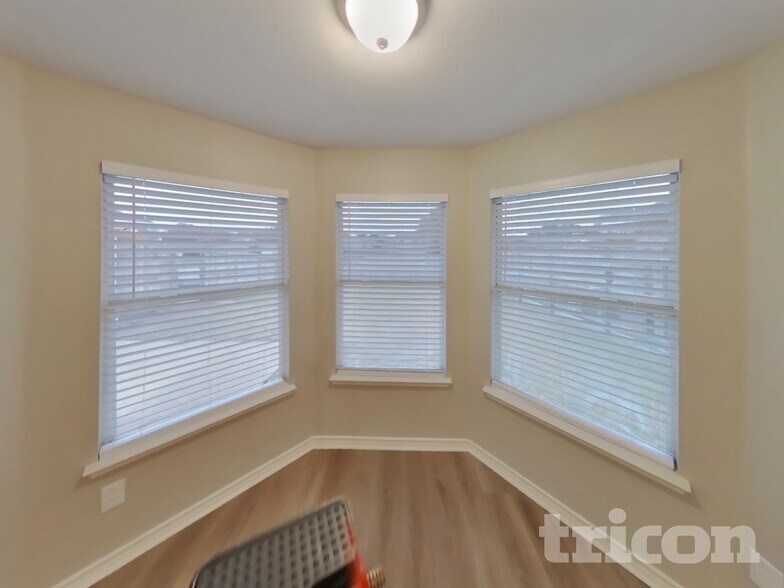 Building Photo - 2033 Oak Bend Ln