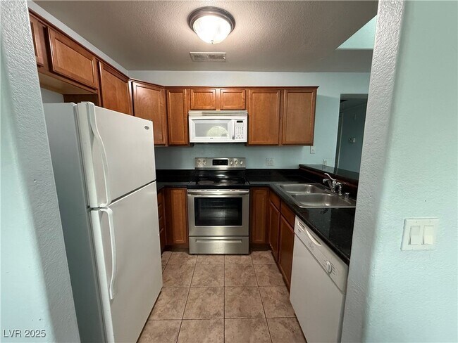 Building Photo - 3145 E Flamingo Rd