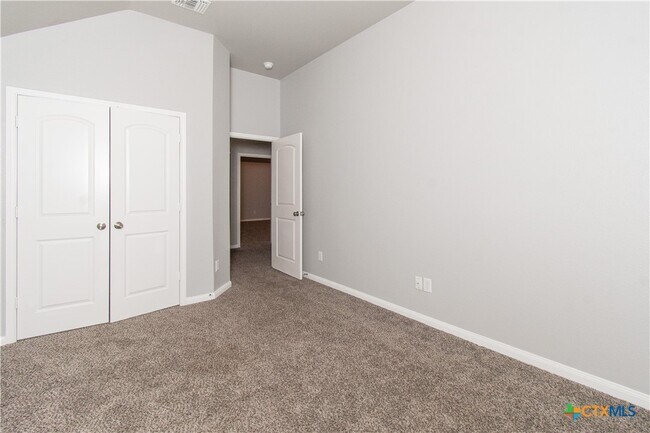 Building Photo - 3209 Shawlands Rd