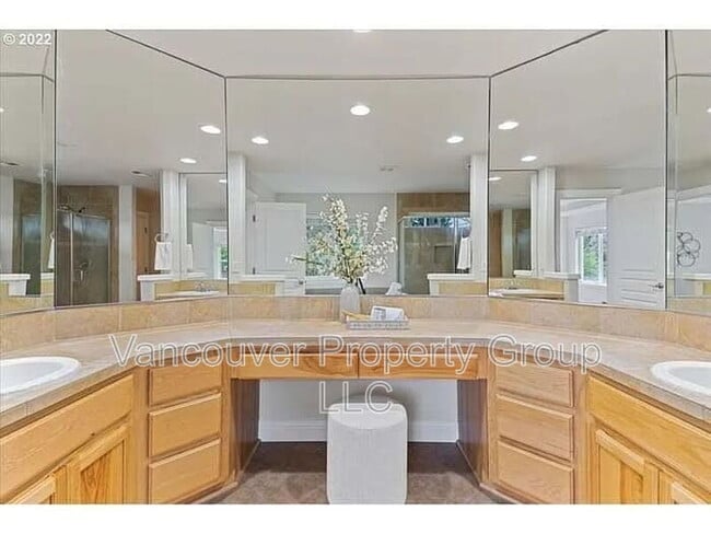 Building Photo - 2310 NE 158th Ave