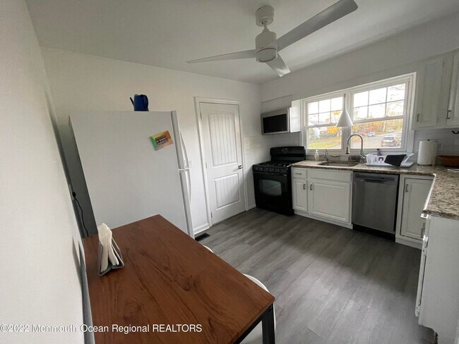 Building Photo - 282 Berger Ave