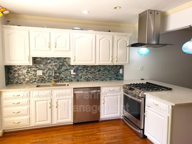 Building Photo - 501 Salem Woods Dr SE