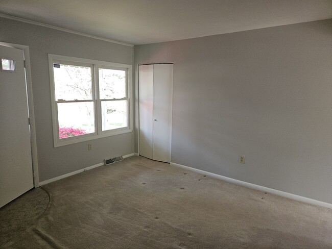 Building Photo - 3239 Lander Rd