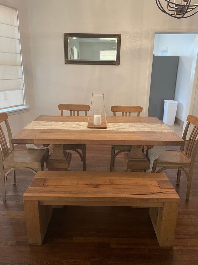 Building Photo - Great short term stay property! Nightly to monthly stays available!!