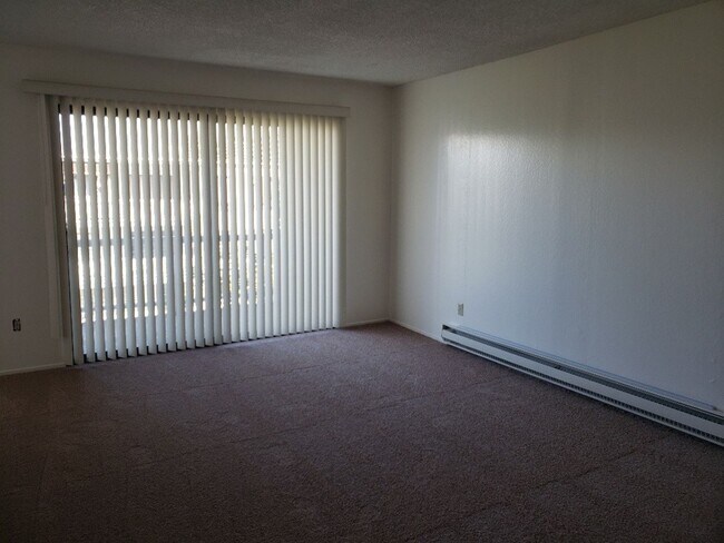 Building Photo - $500 Move In Special!!! 1BD/1BA CONDO AVAI...