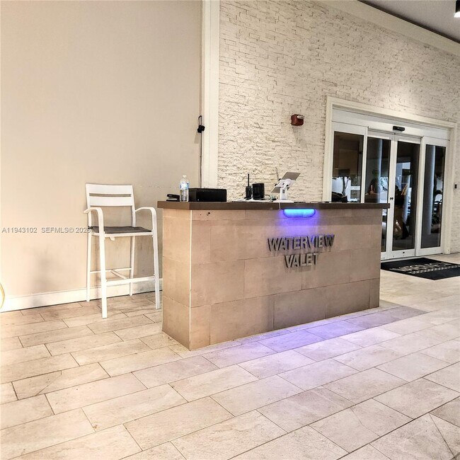 Building Photo - 20505 E Country Club Dr