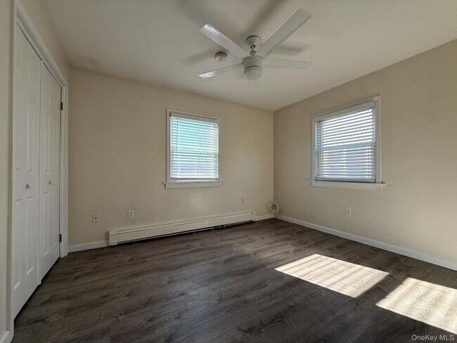 Building Photo - 51 Schneider Ave