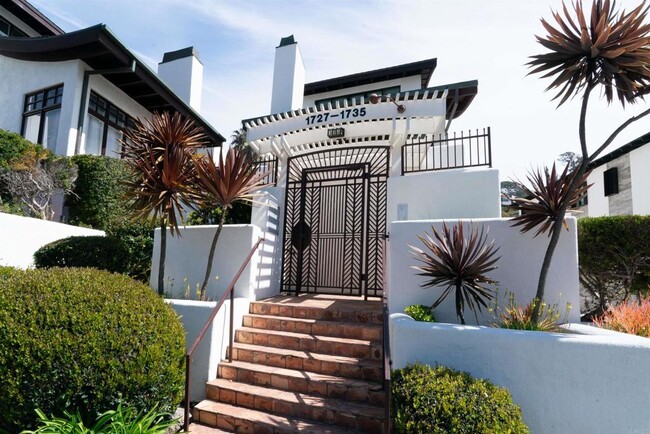 Primary Photo - 1733 Coast Blvd
