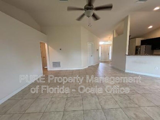 Building Photo - 6330 SW 48th Ave