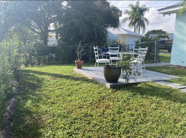 Building Photo - 4621 SE Shady Ridge Ln