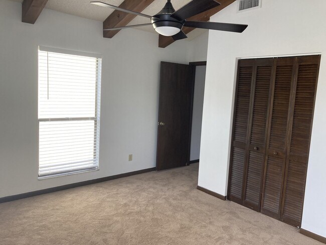 Building Photo - Indialantic Townhouse