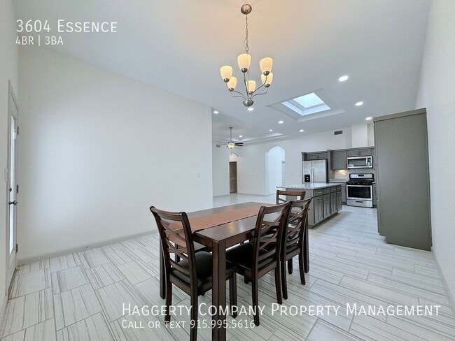 Building Photo - 3604 Essence-