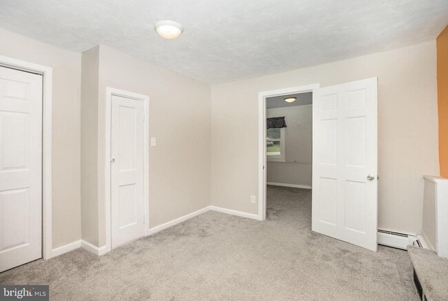 Building Photo - 536 Lewisberry Rd