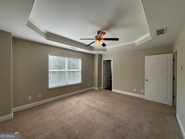 Building Photo - 495 Kirkland Dr