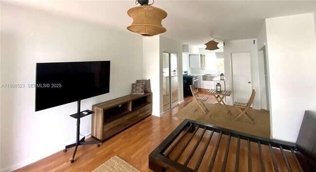 Building Photo - 158 Ocean Dr