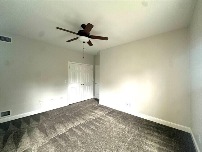 Building Photo - 31 Garfield Ave