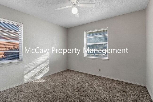 Building Photo - 709 Sequoia Dr