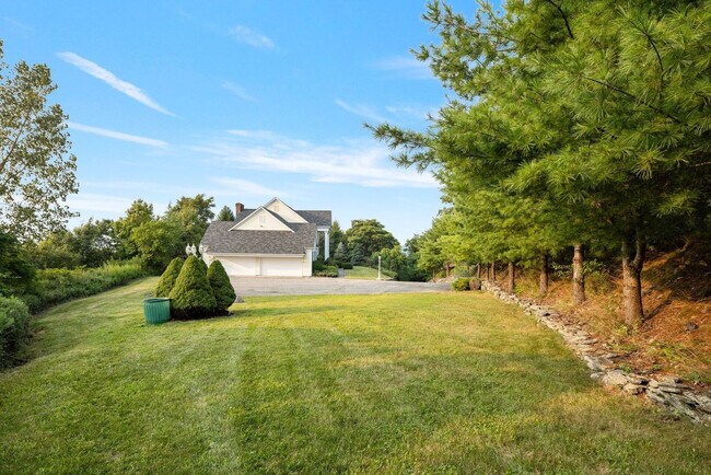 Building Photo - 321 Museum Village Rd