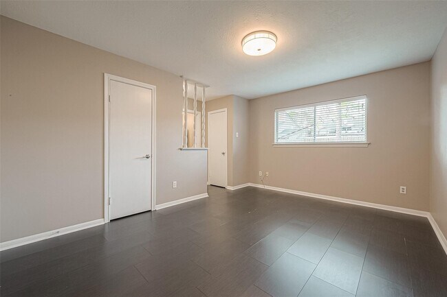 Building Photo - 11406 High Star Dr