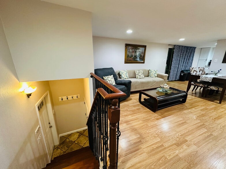 Building Photo - 50 August Ct