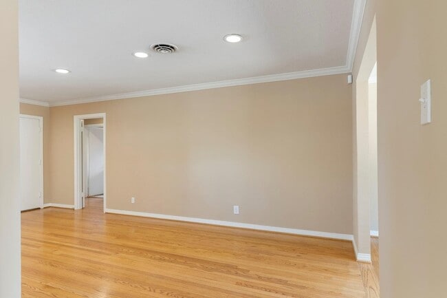 Building Photo - 1802 Turnpike Rd