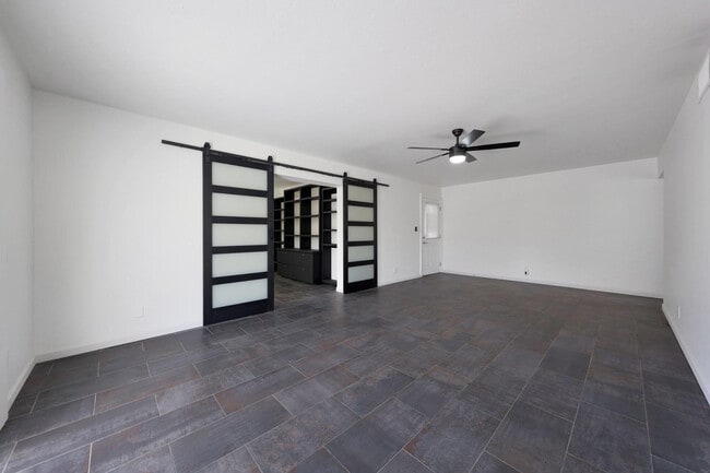 Building Photo - 7031 E Loma Land Dr