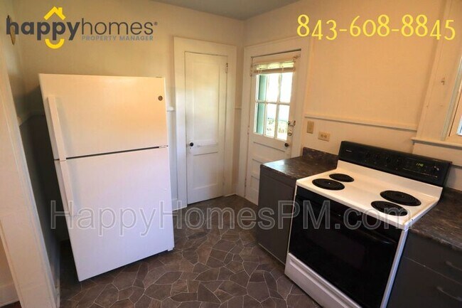 Building Photo - 2146 Medway Rd