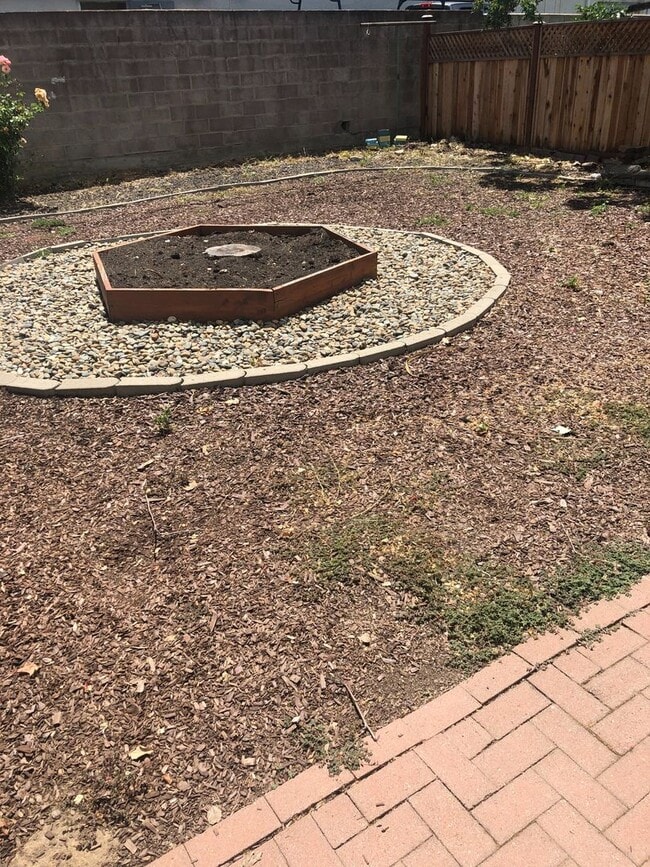 Building Photo - Cute Sacramento Home - Photos Coming Soon