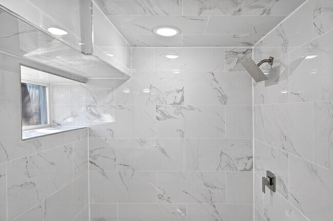 Building Photo - 43 Sycamore Rd