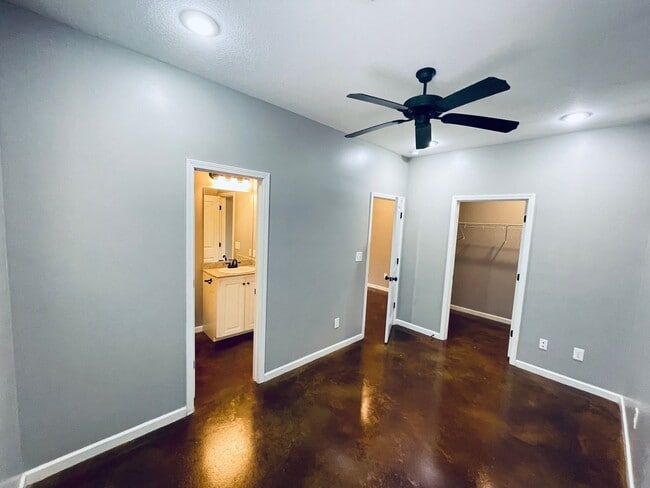 Building Photo - 1 Bed/1 Bath