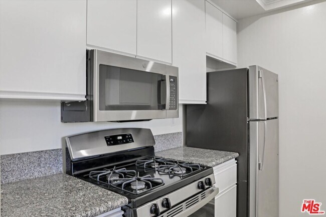 Building Photo - 10600 Wilshire Blvd