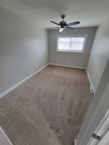 Building Photo - 482 Duane Terrace