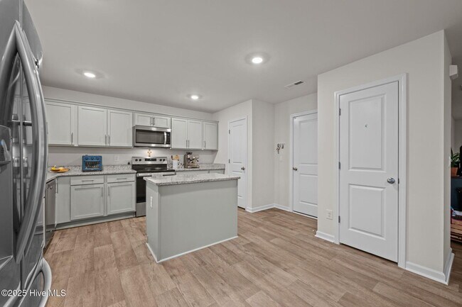 Building Photo - 107 Walton Dr