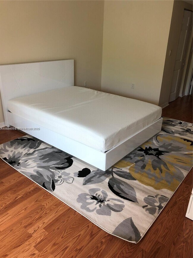 Building Photo - 201 Golden Isles Dr