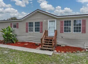 Building Photo - Beautiful home on 2.5 acres