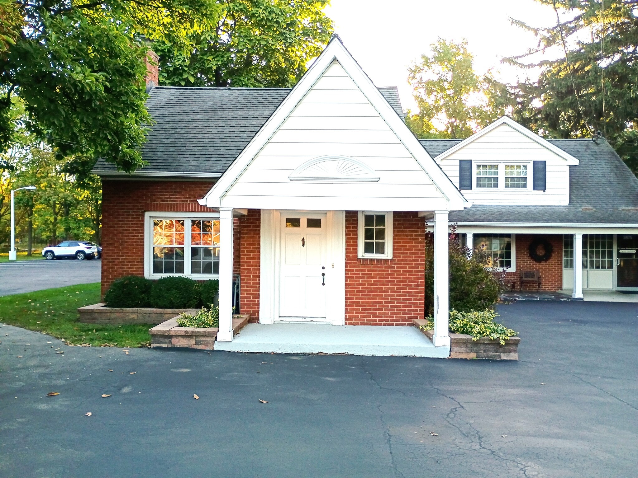 Front Entry - 3875 N Buffalo Rd