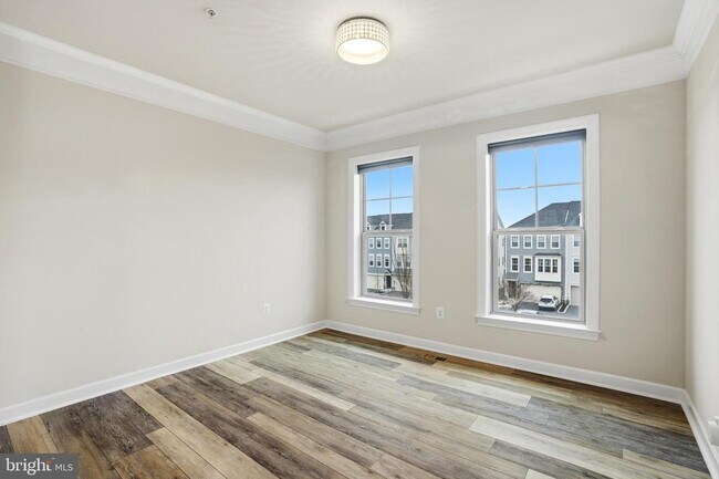 Building Photo - 14325 Potomac Heights Ln