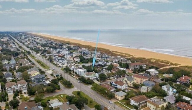 Building Photo - Immaculate 4 bedroom 3.5 bath Home at North End