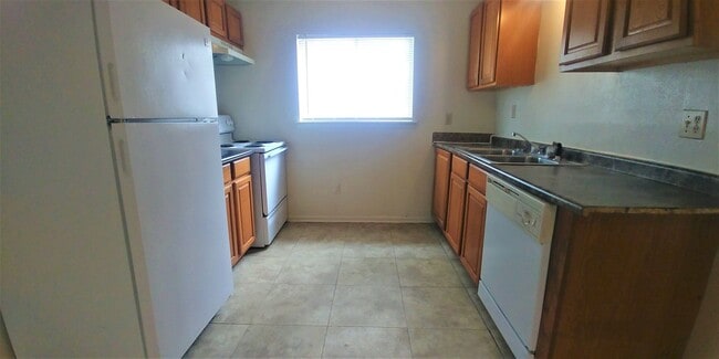 Building Photo - 2/1 Fourplex Unit for Lease in Northgate, Easy Bike Ride to Campus!