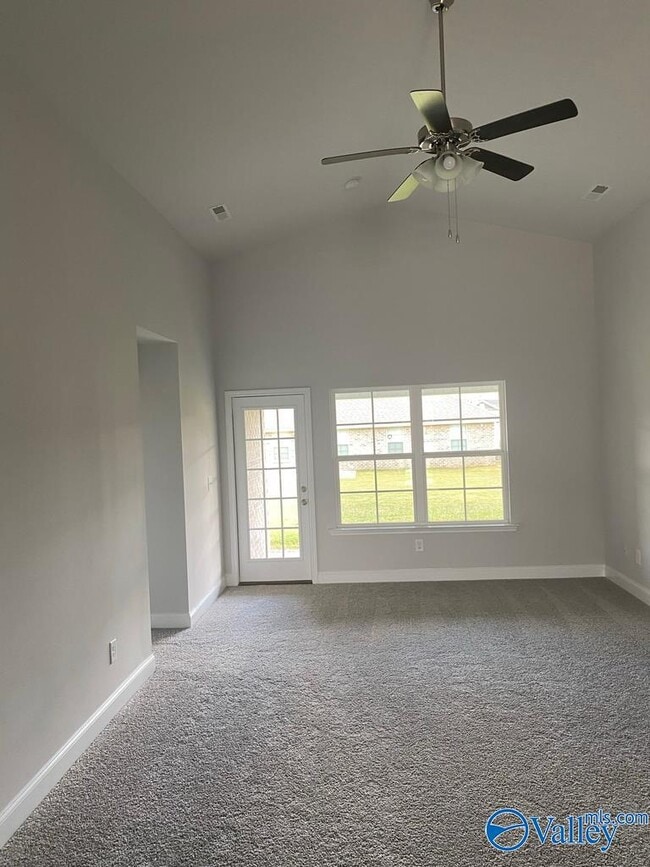 Building Photo - 121 Sorrelweed Dr