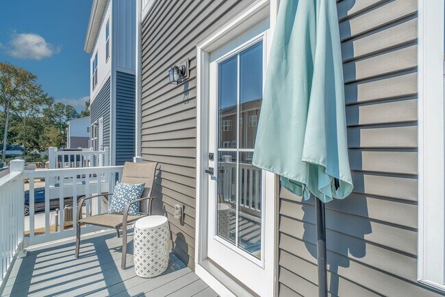 Building Photo - 2694A Azalea Garden Road