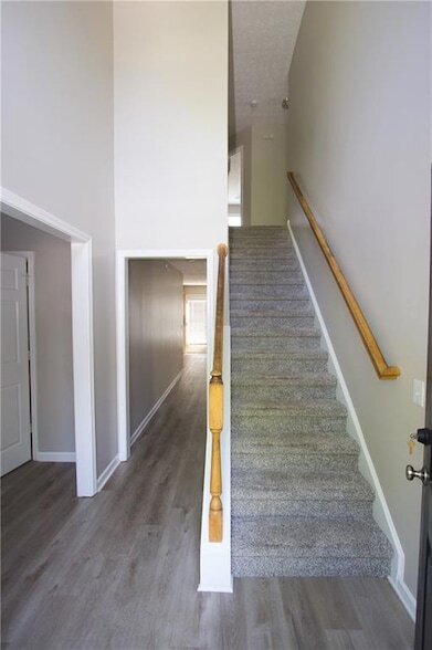 Building Photo - 3292 Shady Valley Ct SW