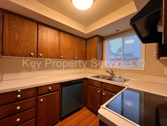 Building Photo - LAJE2