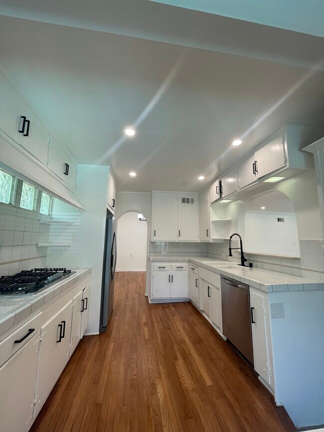 Building Photo - 11688 Bellagio Rd