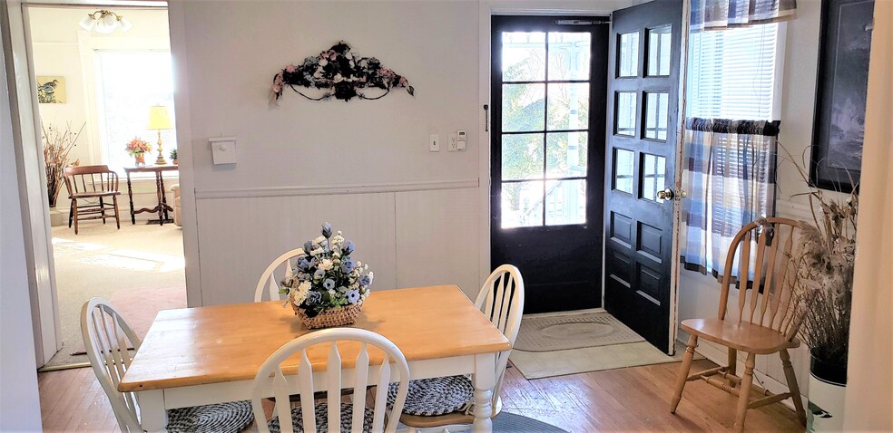 Building Photo - 18415 Hoffman Ave