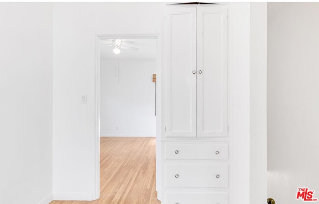 Building Photo - 1125 1/2 Glenville Dr