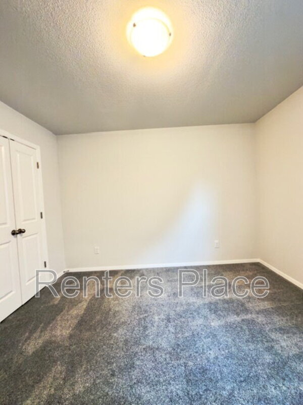 Building Photo - 12308 S Maplewood Ave