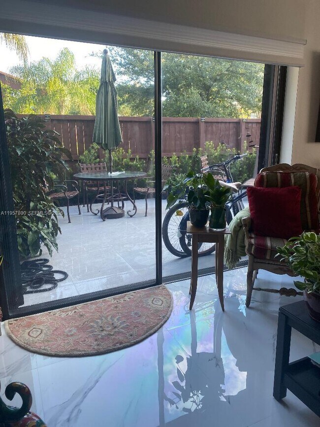 Building Photo - 6904 SW 114th Pl